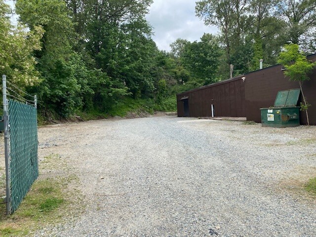 3745 Keith St, Burnaby, BC à louer - Photo du bâtiment - Image 3 de 4