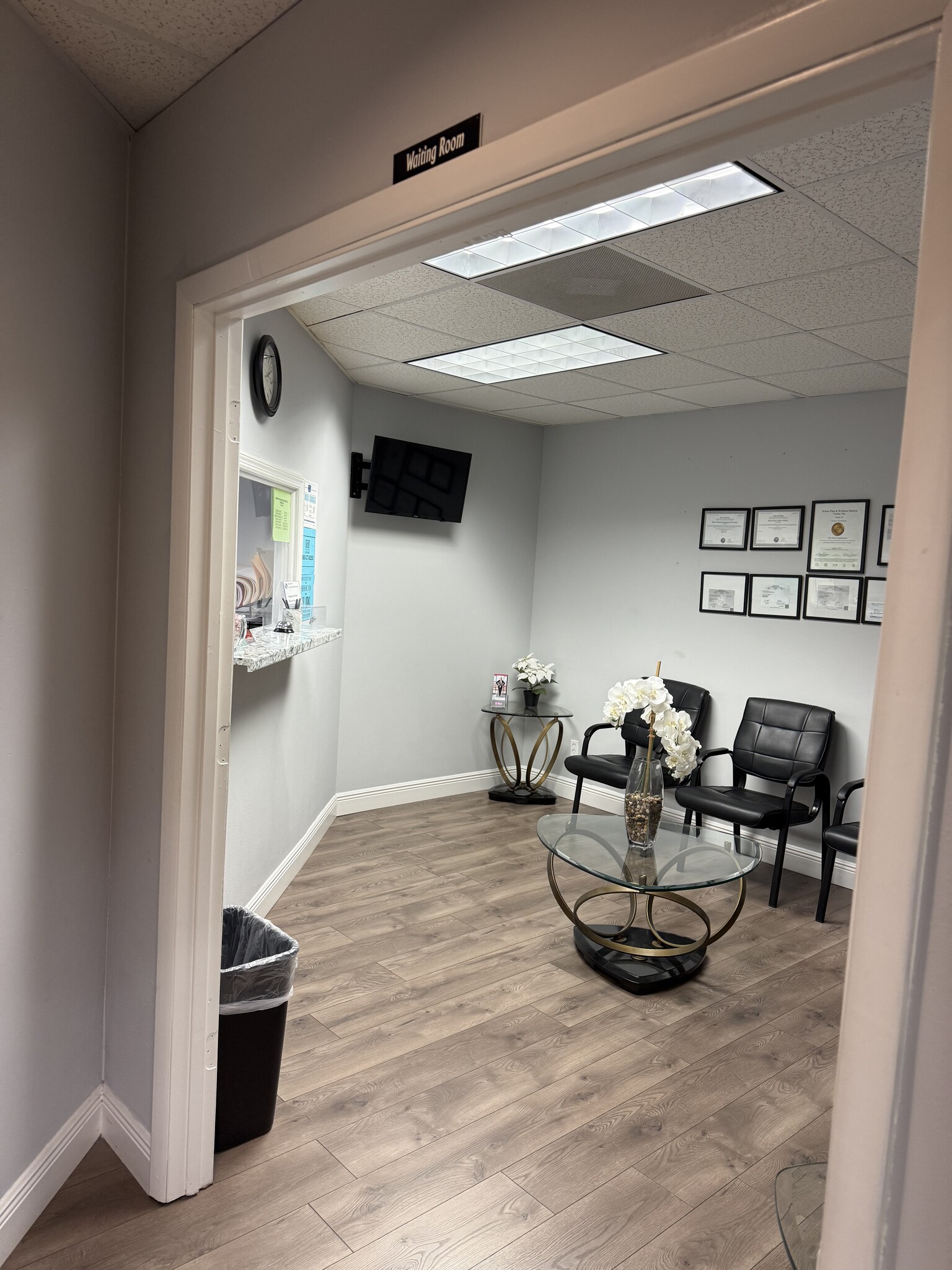 8902 N Dale Mabry Hwy, Tampa, FL for lease Interior Photo- Image 1 of 5