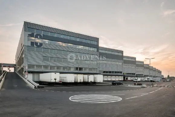 Office in Pantin for lease - Building Photo - Image 1 of 11