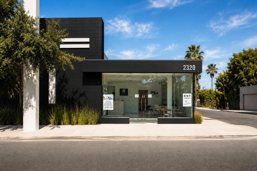 2320 S Robertson Blvd, Los Angeles, CA à louer - Photo du bâtiment - Image 2 de 10