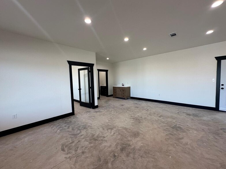 538 US-62/180 Hwy, Seminole, TX à vendre - Photo intérieure - Image 3 de 22