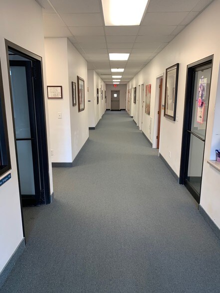 166 E 4th St, Dunkirk, NY à vendre - Photo intérieure - Image 2 de 6