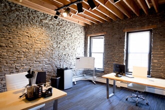 250 Mill St, Rochester, NY à louer Photo intérieure- Image 1 de 2