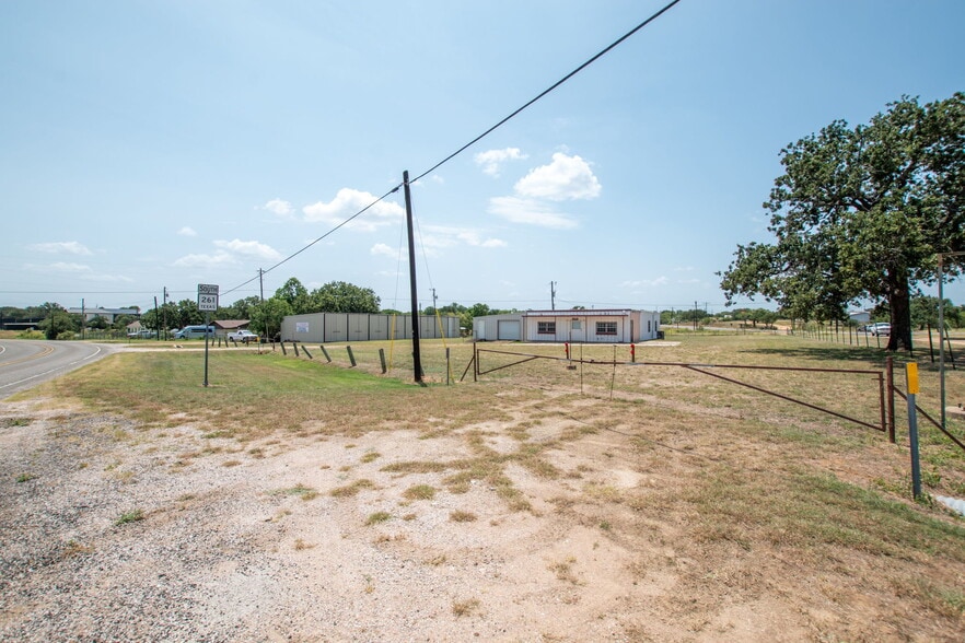 2929 TX-261, Buchanan Dam, TX à vendre - Photo du bâtiment - Image 3 de 17