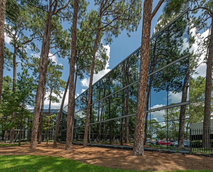 15990 N Barkers Landing Rd, Houston, TX à louer - Photo du bâtiment - Image 2 de 18