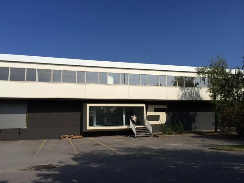 Flex dans SAINT-OUEN-L'AUMONE à louer - Photo du bâtiment - Image 3 de 8