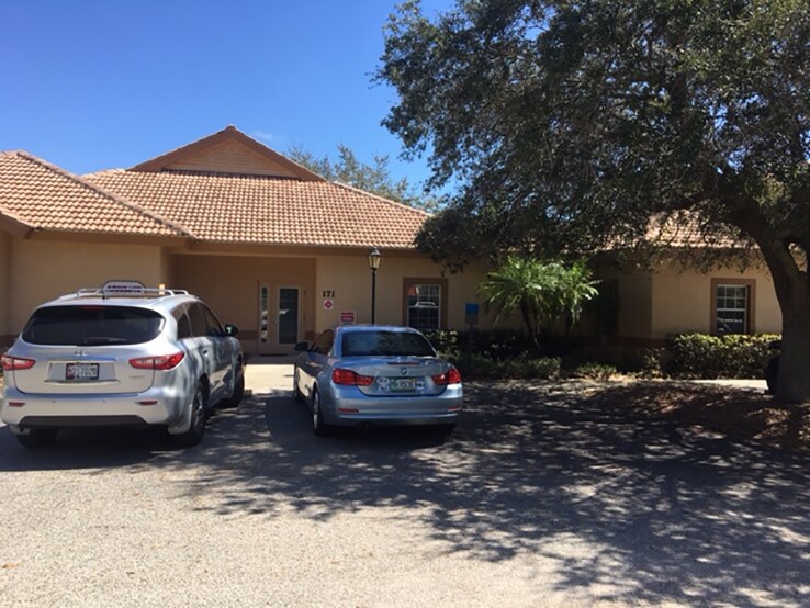 166-171 Center Rd, Venice, FL à vendre - Photo du bâtiment - Image 3 de 20