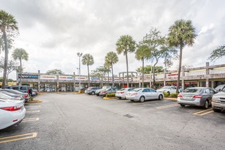 Plus de détails pour 16764-16800 NW 67th Ave, Hialeah, FL - Commerce de détail à louer