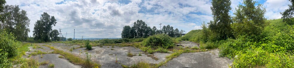 520 Twenty First St, New Westminster, BC à louer - Photo du bâtiment - Image 2 de 4