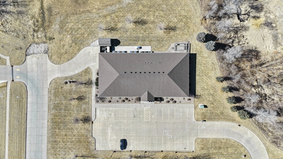 411 SE 9th St, Pella, IA à louer - Photo du bâtiment - Image 2 de 5