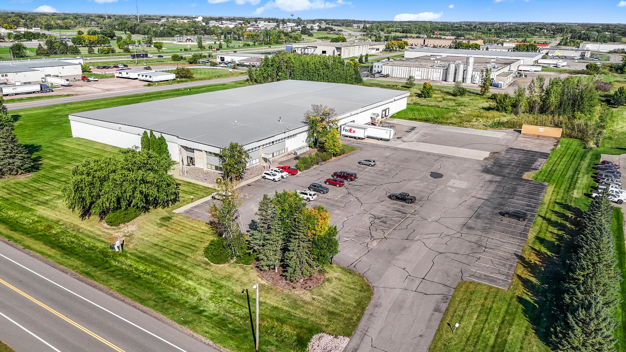 360 Industrial Blvd, Sauk Rapids, MN for lease Building Photo- Image 1 of 8