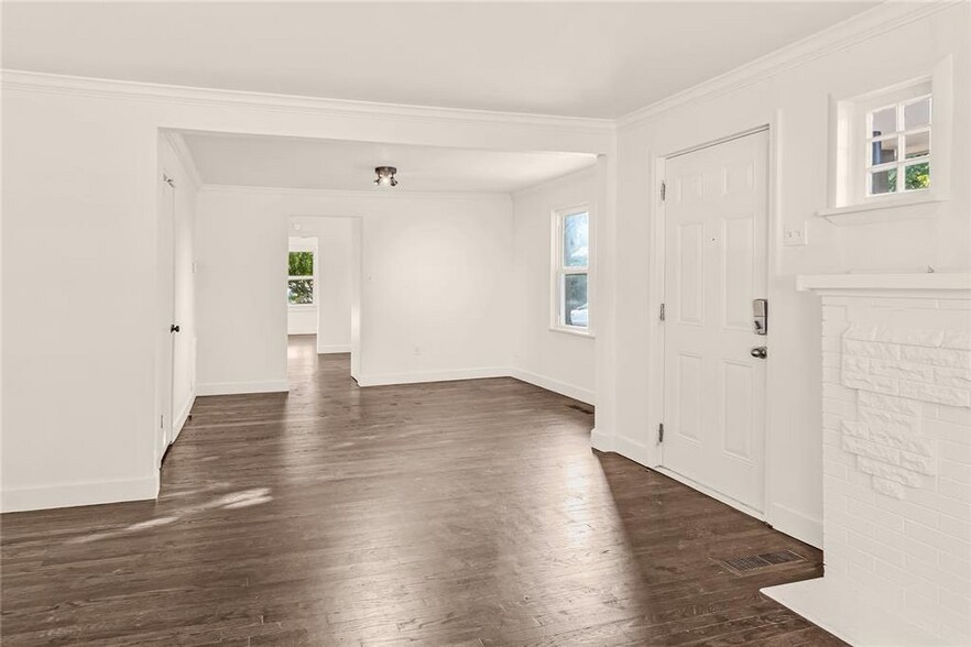 1840 NW 11th St, Oklahoma City, OK for sale - Interior Photo - Image 2 of 8