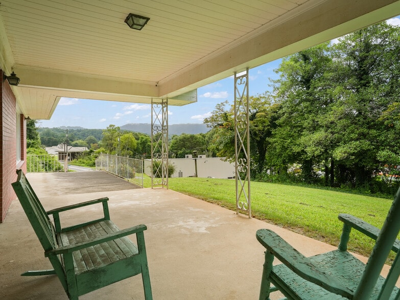 5 Noland Downs Rd, Waynesville, NC à vendre - Photo du bâtiment - Image 3 de 33