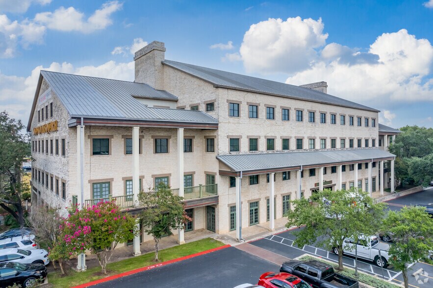 1 Chisholm Trail Rd, Round Rock, TX à louer - Photo du bâtiment - Image 1 de 15