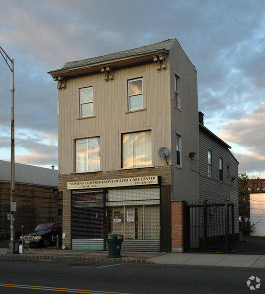 484 Main St, East Orange, NJ à vendre - Photo principale - Image 1 de 1