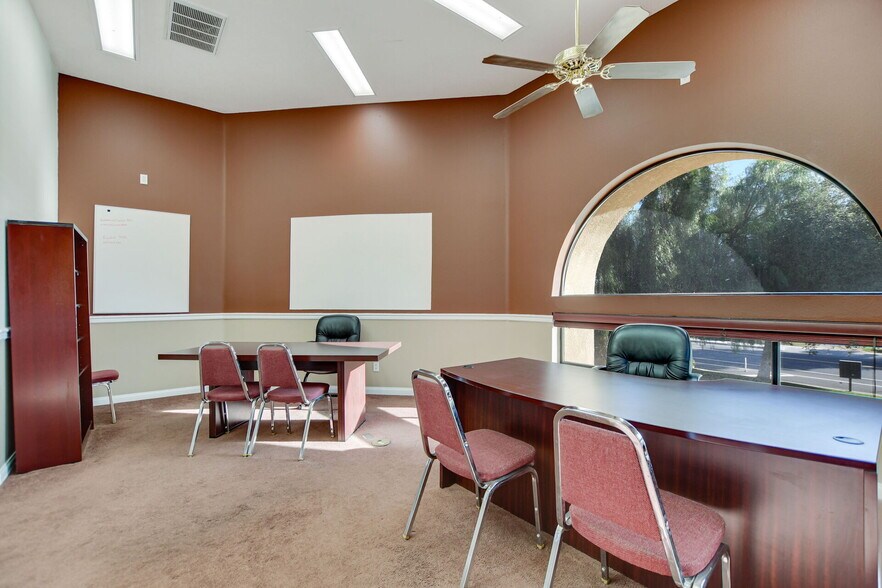 34590 W County Line Rd, Yucaipa, CA à louer - Photo du bâtiment - Image 3 de 21