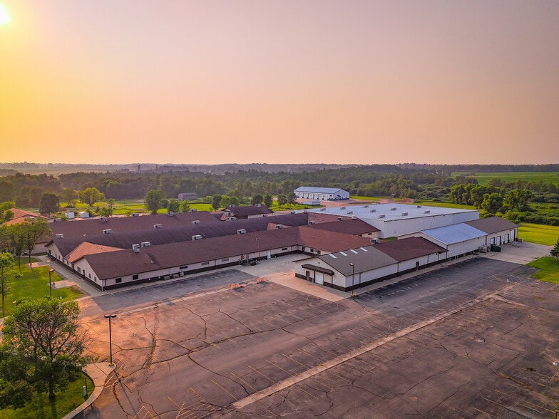 348 Summit Ave W, Blackduck, MN for lease - Building Photo - Image 3 of 19