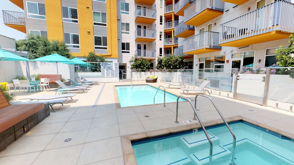 424 W Pico Blvd, Los Angeles, CA à vendre - Numérisation 3D de Matterport - Image 3 de 147