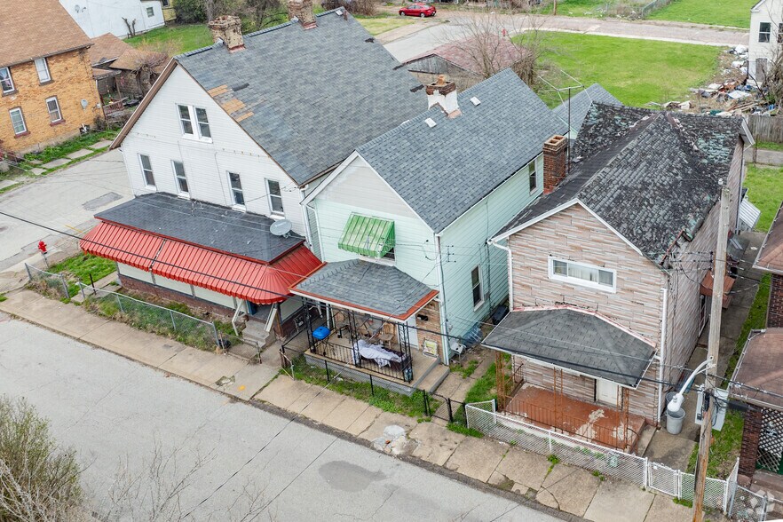 30 Erwin St, Duquesne, PA à vendre - Photo du bâtiment - Image 2 de 5