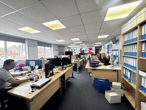 11-13 Parker Dr, Leicester à louer Photo intérieure- Image 2 de 7