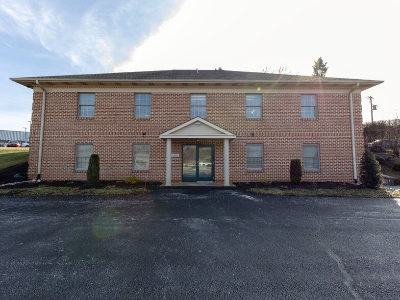 918 Russell Dr, Lebanon, PA for lease - Building Photo - Image 3 of 5