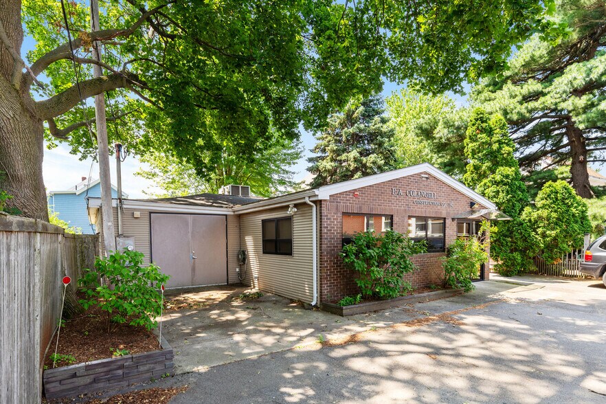 30 Thacher St, Malden, MA à vendre - Photo du bâtiment - Image 3 de 22