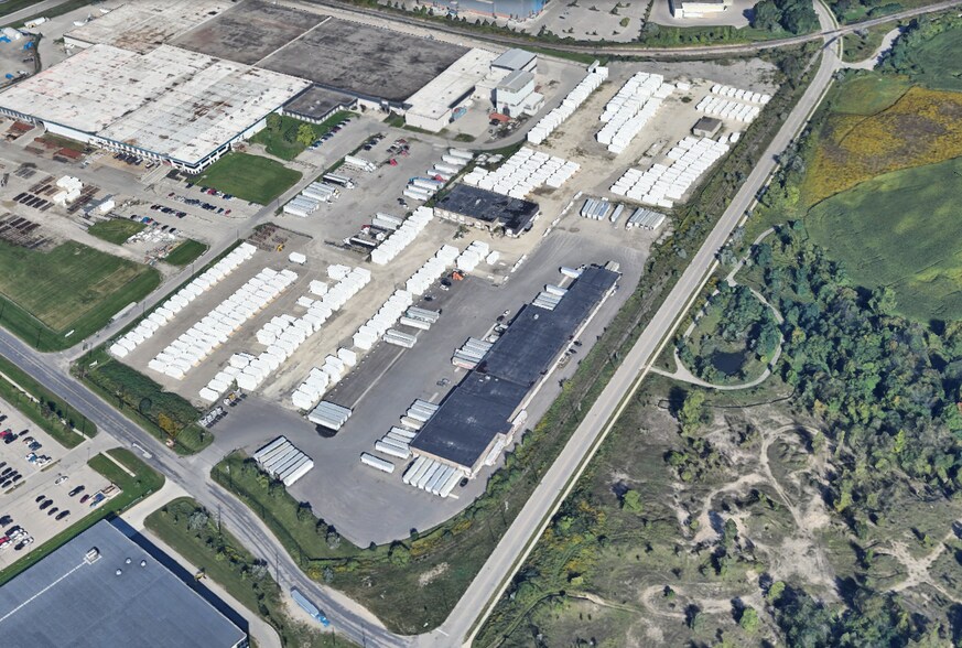 190 Goodrich Dr, Kitchener, ON à louer - Photo du bâtiment - Image 3 de 3