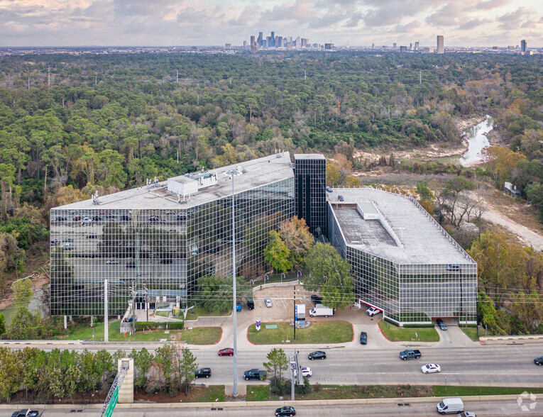 1001 West Loop South, Houston, TX à louer - Photo principale - Image 1 de 10