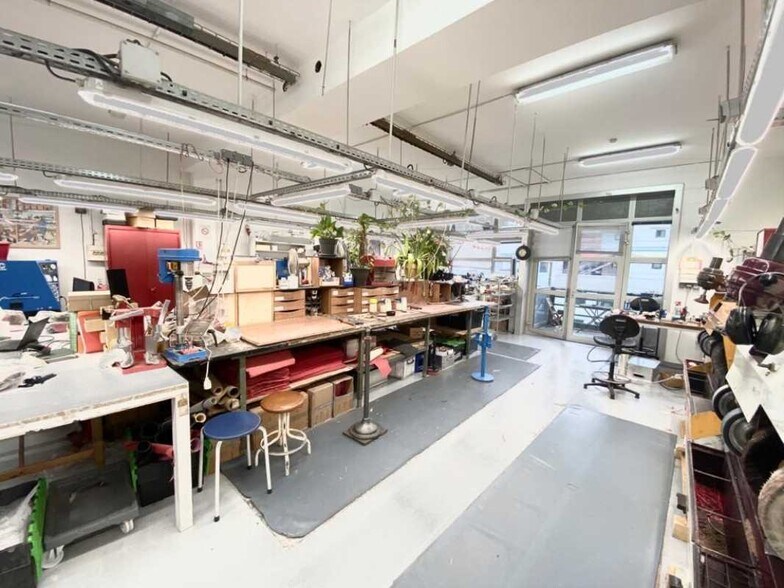 Rue Georges Auric, Paris for lease - Interior Photo - Image 2 of 2