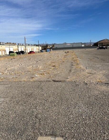 1531 E Jill Way, Fort Mohave, AZ à vendre - Photo du bâtiment - Image 3 de 4