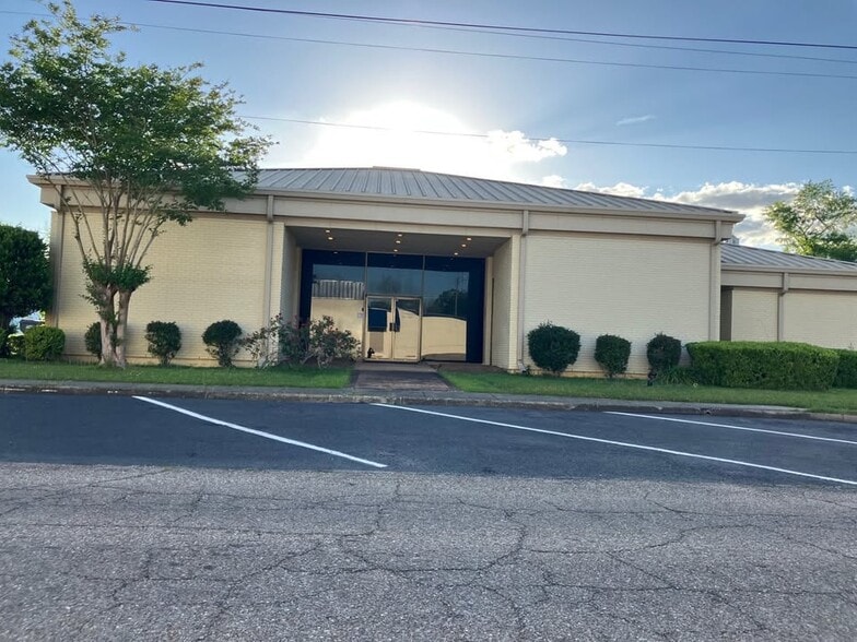 112 W Cottonwood Rd, Dothan, AL for lease - Building Photo - Image 2 of 4