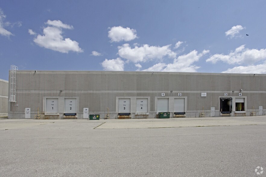 4100 Sladeview Cres, Mississauga, ON for lease - Building Photo - Image 2 of 4