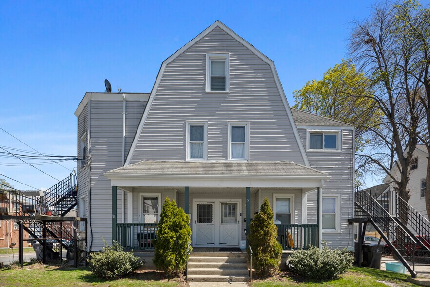 9 Richardson Cir, Framingham, MA à vendre - Photo principale - Image 1 de 1