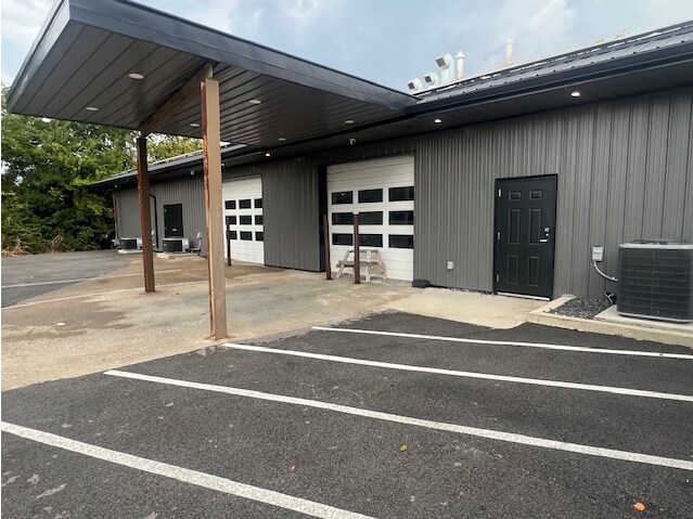 610 Cave Mill Rd, Bowling Green, KY à vendre - Photo du bâtiment - Image 3 de 24