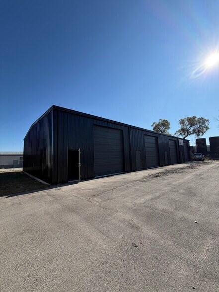 4570 W 57th St, Tulsa, OK à louer - Photo principale - Image 1 de 4