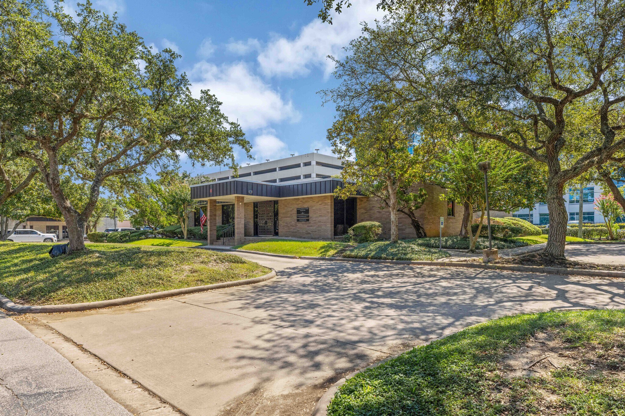 6 Professional Park Dr, Webster, TX à vendre Photo du bâtiment- Image 1 de 18