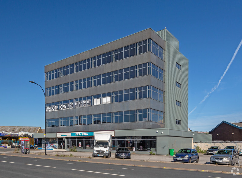 Attercliffe Rd, Sheffield à louer - Photo principale - Image 1 de 3