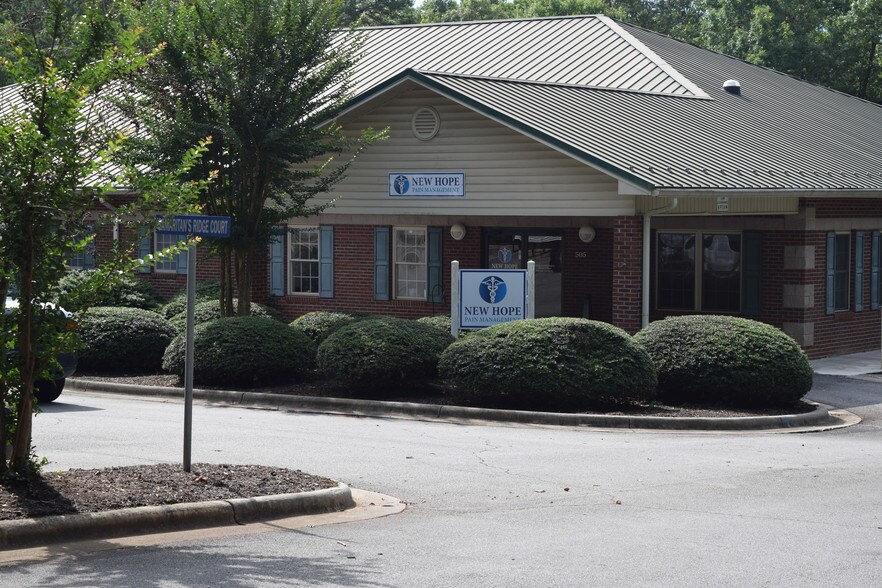 505 Samaritans Ridge Ct, Elkin, NC à vendre - Photo du bâtiment - Image 2 de 8