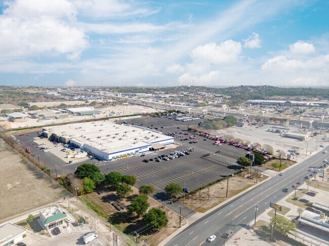 More details for 11711 IH 35 N, San Antonio, TX - Office/Retail for Lease