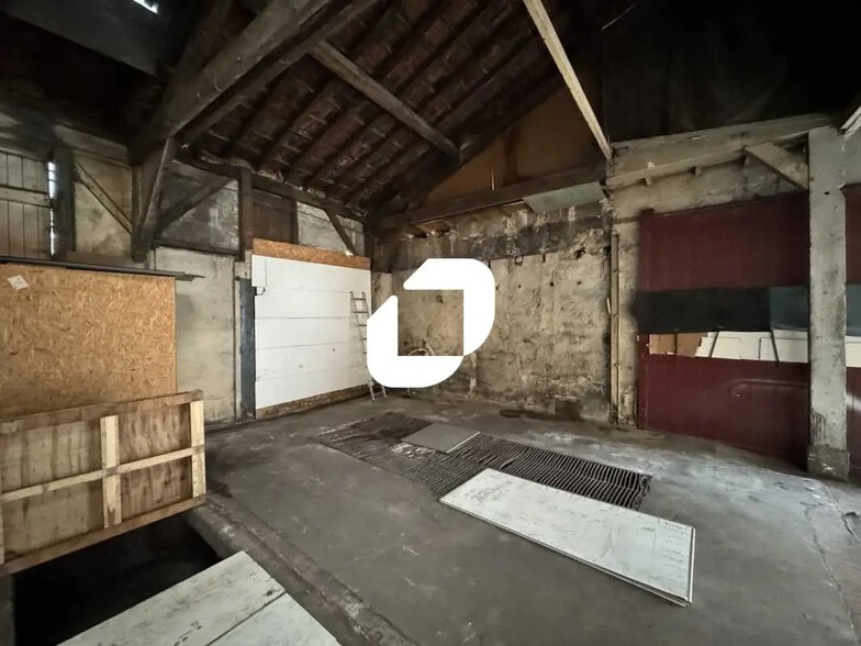 Flex in Vanves for lease - Building Photo - Image 3 of 12