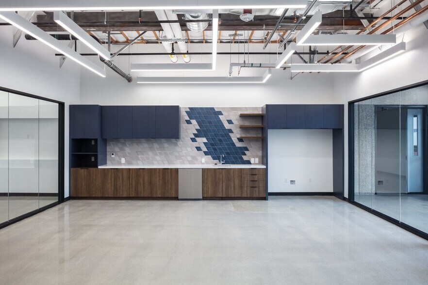 6138-6150 Nancy Ridge Dr, San Diego, CA à louer - Photo intérieure - Image 3 de 13