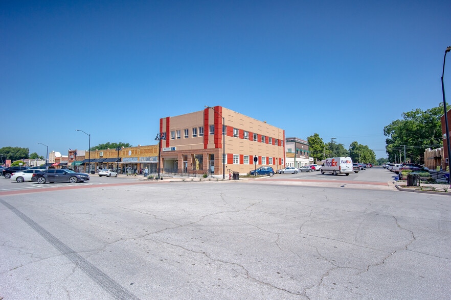 201-203 W Main St, Purcell, OK for sale - Building Photo - Image 3 of 56