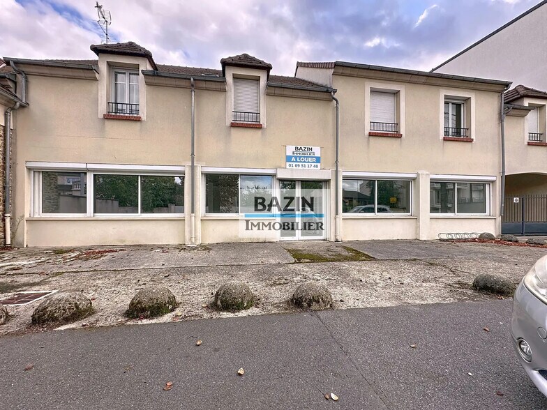 Flex dans Sainte-Geneviève-des-Bois à louer - Photo du bâtiment - Image 2 de 6