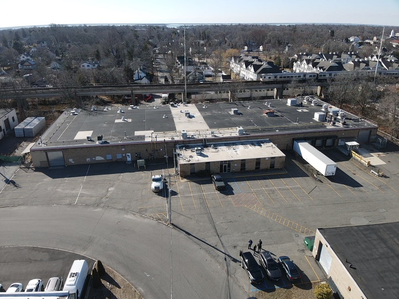 11 Ranick Dr S, Amityville, NY for sale - Building Photo - Image 2 of 7