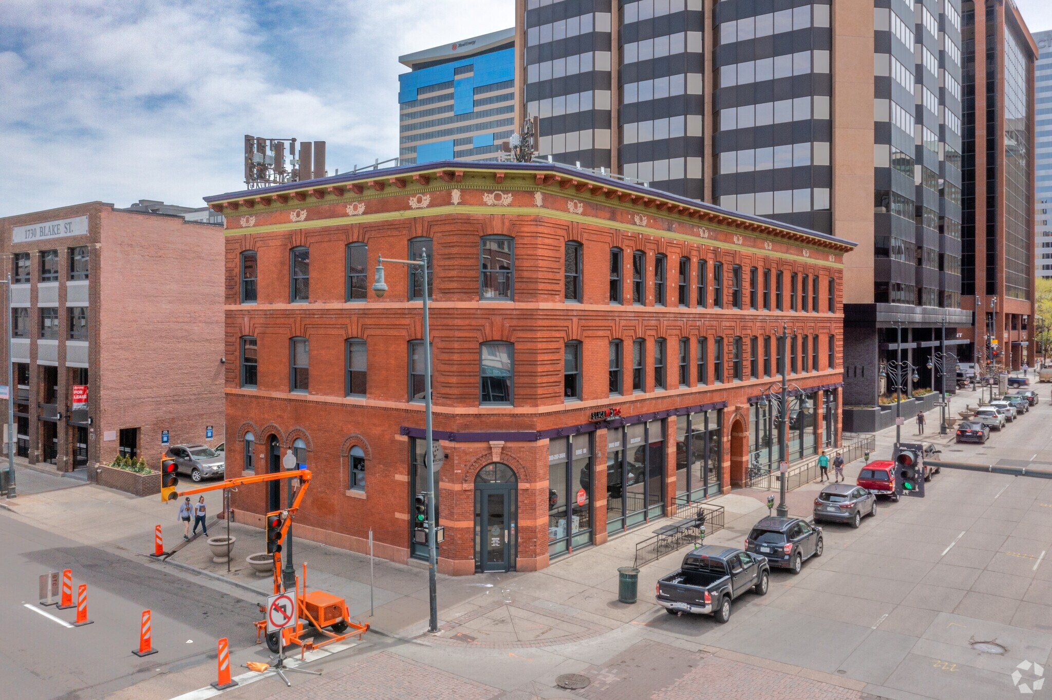 PRIME-LOCATED LODO ASSETS portefeuille de 3 propriétés à vendre sur LoopNet.ca Photo principale- Image 1 de 3