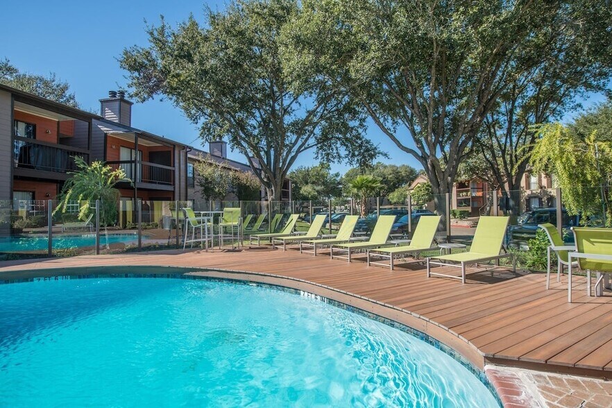 3131 Hayes Rd, Houston, TX à vendre - Photo du bâtiment - Image 3 de 62