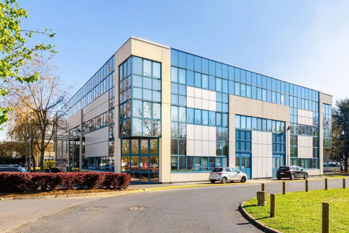 Flex in Fresnes for lease Building Photo- Image 1 of 16