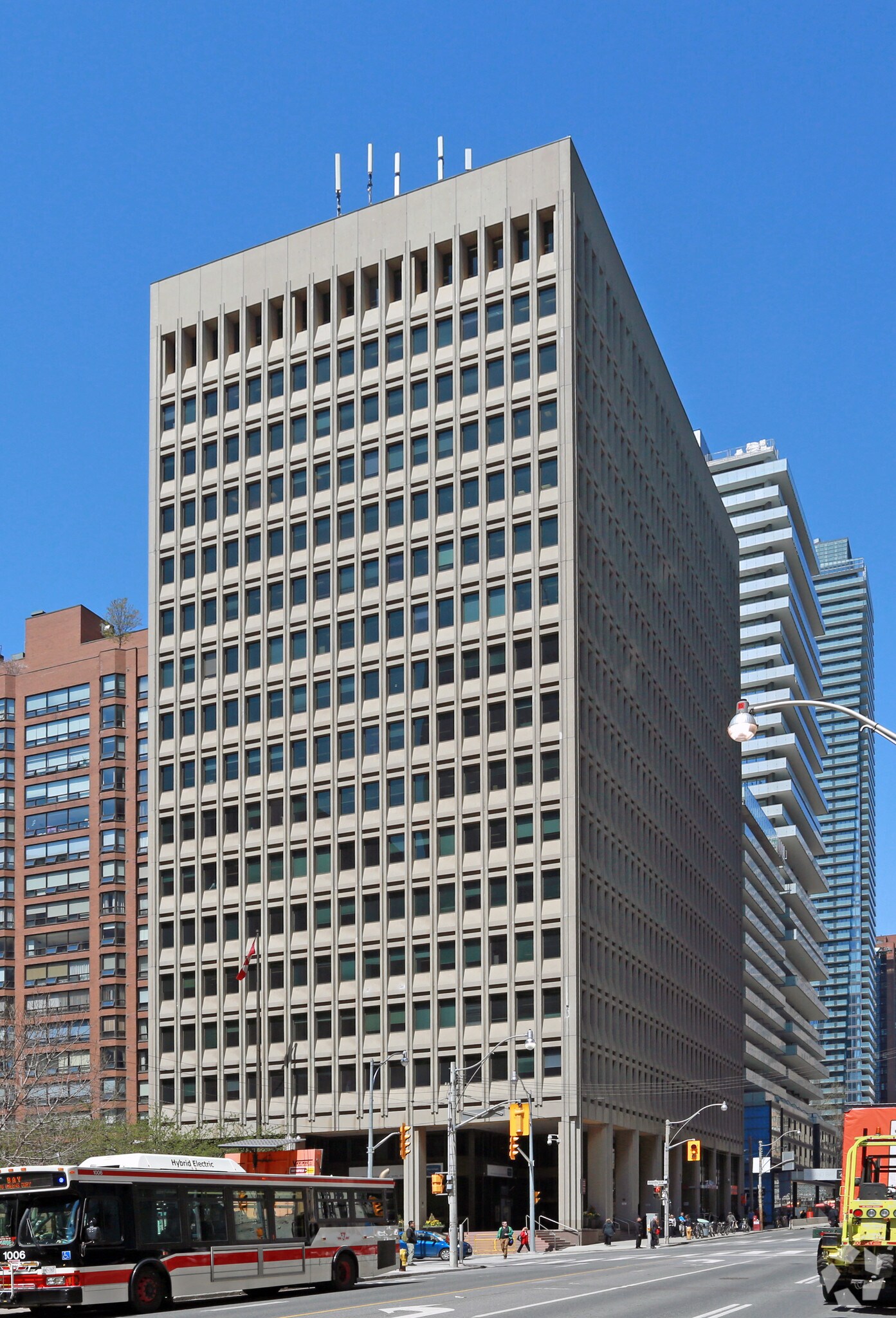 56 Wellesley St W, Toronto, ON à vendre Photo principale- Image 1 de 1