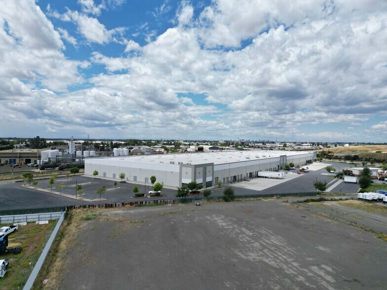 8670 Fruitridge Rd, Sacramento, CA for lease - Aerial - Image 1 of 13