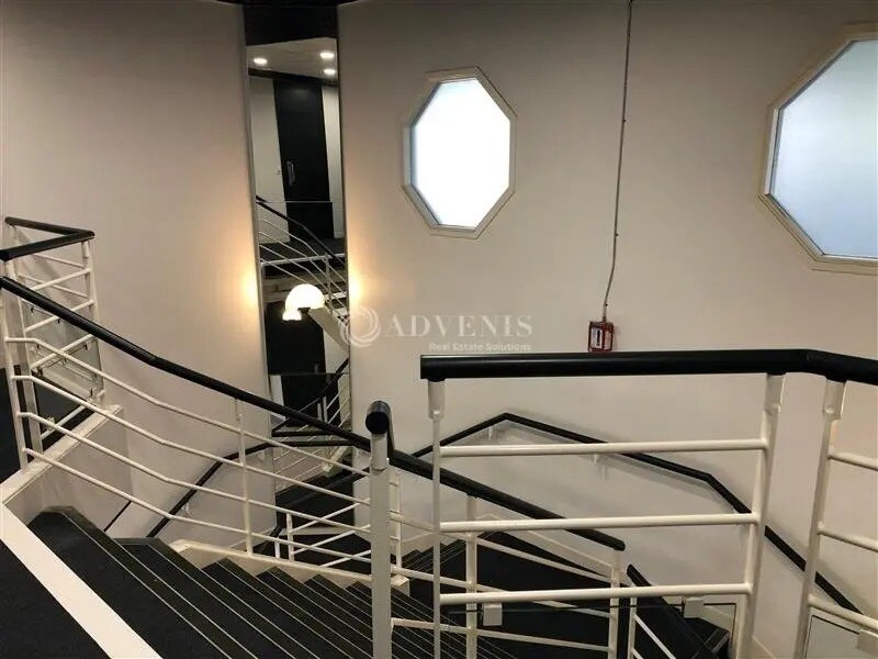 Flex in Trappes for lease Interior Photo- Image 1 of 1